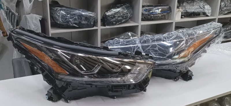 Фара на Toyota Highlander 2021